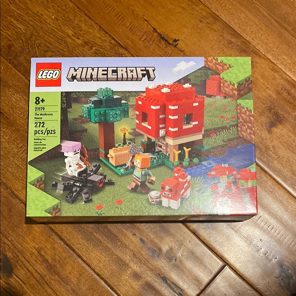 Lego Red and Green Building Set with Minecraft Theme